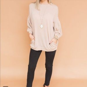 3/4 balloon sleeve top